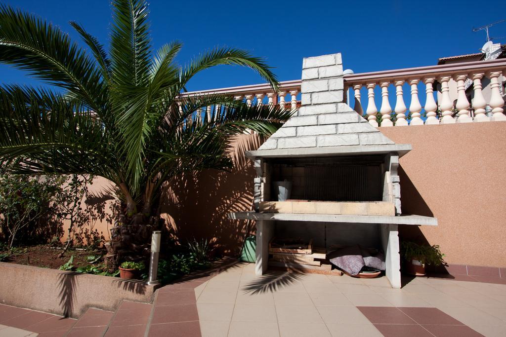 Apartments Canaria Pula Buitenkant foto