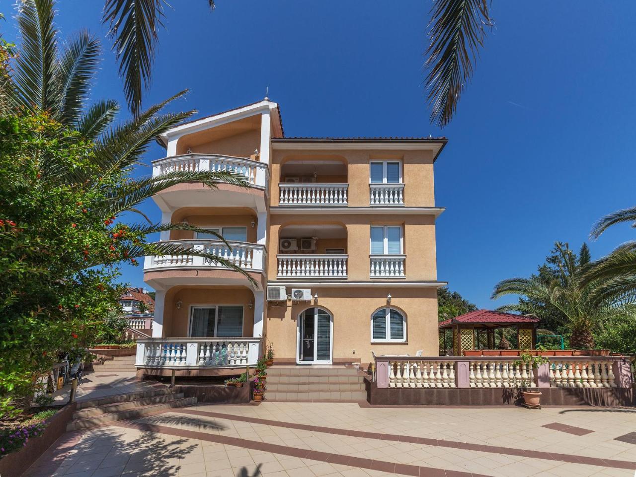 Apartments Canaria Pula Buitenkant foto