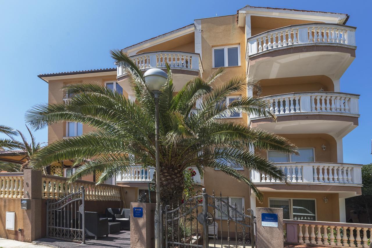 Apartments Canaria Pula Buitenkant foto