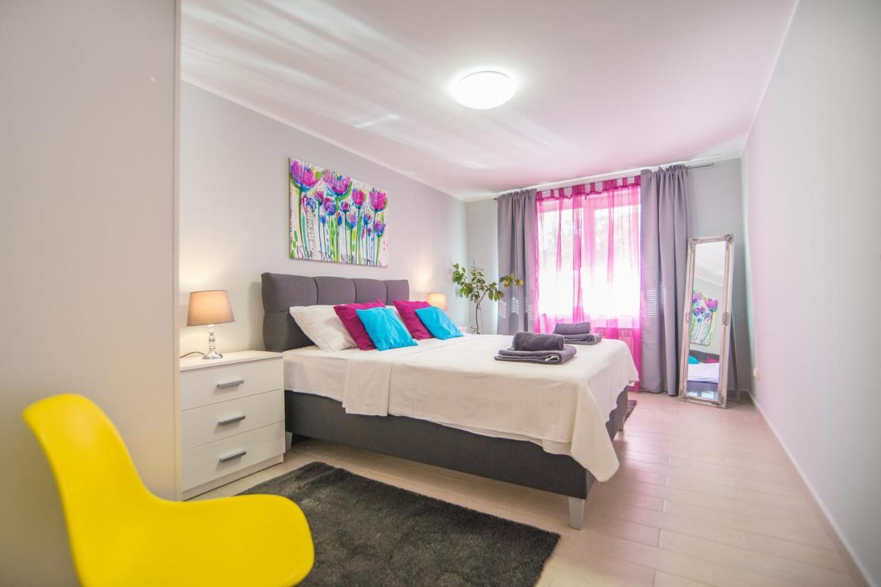 Apartments Canaria Pula Buitenkant foto
